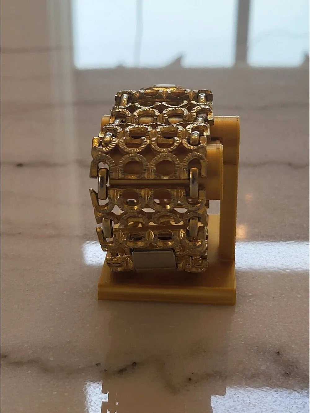 Vtg Clinton Womens Watch Goldtone Wide Bracelet Band Wind Up Works Great EUC 7